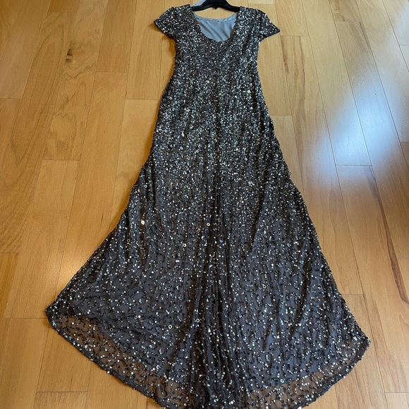 Adrianna Papell sequined formal gown. Size 8. Perfect condition. - Picture 3 of 4
